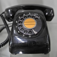 電話といえばあのマーク ダイヤル回す黒電話、何がすごくて技術