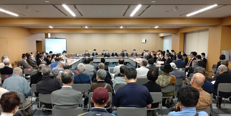 ぜんそく患者らが公害等調整委員会に申請した責任裁定の第1回審問=東京・霞が関で2022年11月2日午後1時59分、北村和巳撮影