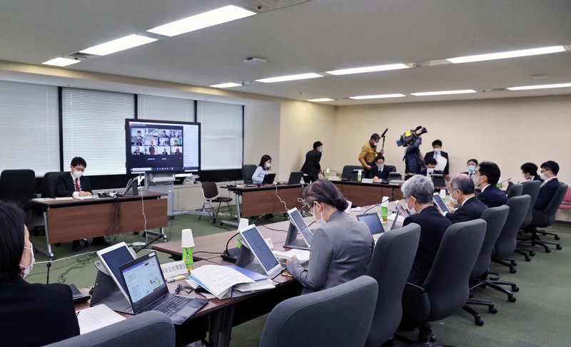 厚労省で開かれたワクチン分科会副反応検討部会=東京都千代田区で2021年3月12日午後1時2分、幾島健太郎撮影