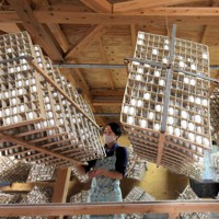 おかいこさんと生きる 熊本県山鹿市の養蚕農家 [写真特集1/13] | 毎日新聞