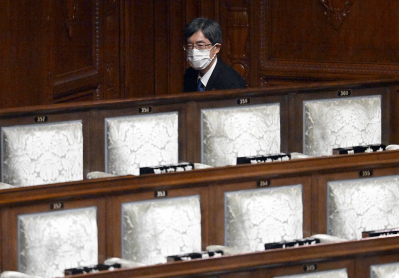 衆院本会議に臨む寺田稔総務相=国会内で2022年11月4日午後0時53分、竹内幹撮影