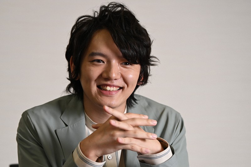 ミュージカル「東京ラブストーリー」では、同役の柿澤勇人から学んでいるという濱田龍臣=大阪市北区で2022年10月21日、大西岳彦撮影