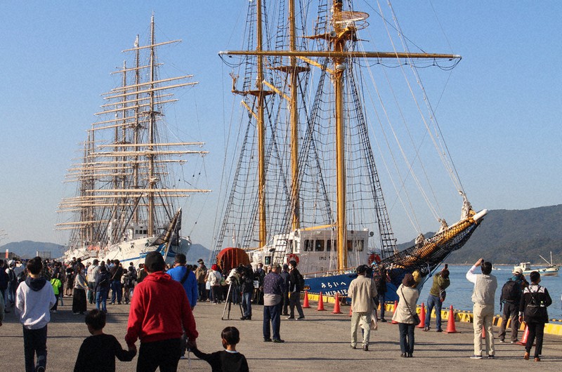 日本丸 海王丸 みらいへ 帆船3隻 開港100周年祝う 徳山下松港 記念イベント 周南 晴海ふ頭 山口 毎日新聞