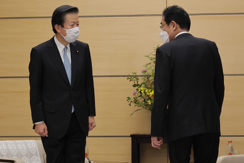 首相官邸で会談する岸田文雄首相(右)と公明党の山口那津男代表。衆院選での候補者調整を巡り、今後、自公間の駆け引きが活発化するとみられる=首相官邸で2022年10月14日午後6時6分、和田大典撮影