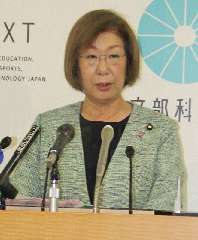 閣議後の記者会見で、旧統一教会への「質問権」行使を表明した永岡桂子文部科学相=東京都千代田区で2022年11月11日午前9時半、国本愛撮影