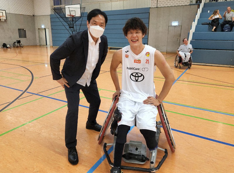 ワールドスポーツの扉 車いすバスケットボール パラ日本代表 秋田 出向 で独移籍 仕事とバスケ 両輪で前へ 毎日新聞