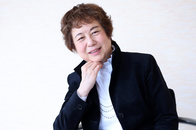 音楽制作40周年を迎えた宝塚歌劇団の作曲家、吉田優子。手がけた作品は1000曲以上になる=兵庫県宝塚市で2022年11月1日、梅田麻衣子撮影