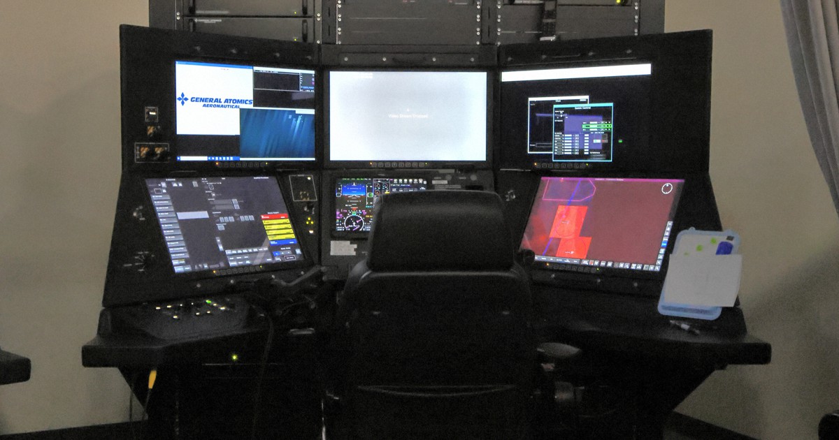 限定非売品　生写真アルミ額縁入り　海上自衛隊　無人偵察機　シーガーディアン 0c10.jpg?1