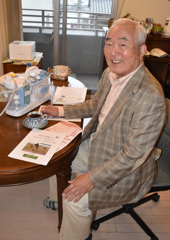 妻の介護について語った森寛昭さん。男性介護者同士の当事者がオープンに悩みを話せる場作りにも取り組んでいる=高松市浜ノ町で2022年11月1日午後1時28分、西本紗保美撮影