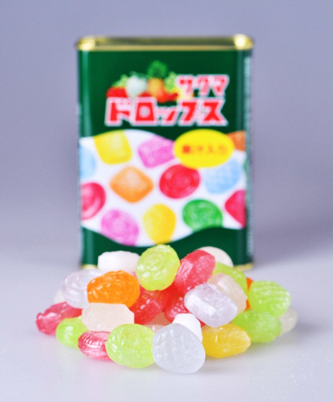 サクマ式ドロップス」廃業 緑缶「サクマドロップス」とどう違う