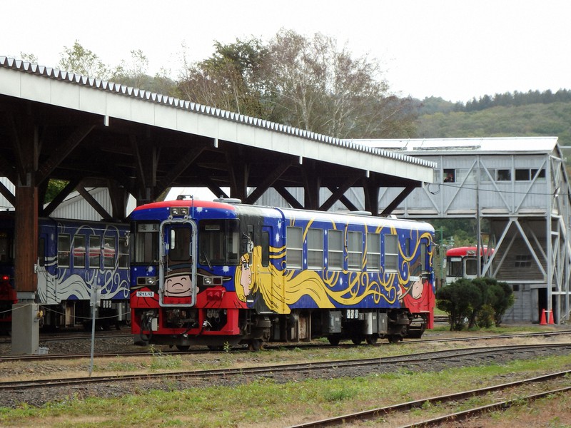 こっそり集めた車両で… へき地で「快走」する廃線ツーリズム | 毎日新聞