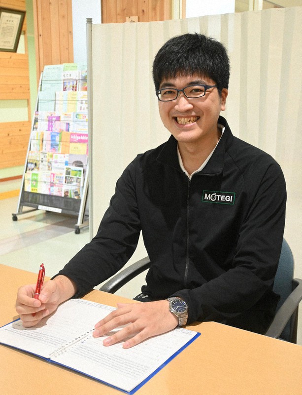 栃木県茂木町公営塾講師の米村直人さん=茂木町で2022年9月22日午後3時11分、御園生枝里撮影