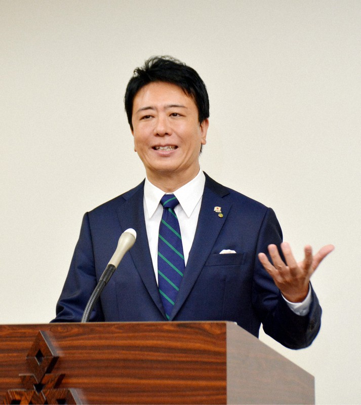 4選から一夜明け、記者会見する高島宗一郎・福岡市長=福岡市中央区の市役所で2022年11月21日午前10時1分、野間口陽撮影
