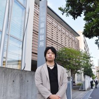 市川児童相談所で働いていた飯島章太さん。「子どもたちと向き合うことができなかった」と悔しそうに振り返った＝千葉県市川市で2022年8月23日、長沼辰哉撮影