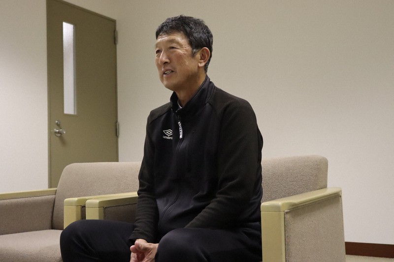 日本代表FW浅野拓磨の四日市中央工業高校時代を振り返る、樋口士郎さん=三重県鈴鹿市で2022年11月9日午後4時35分、原諒馬撮影