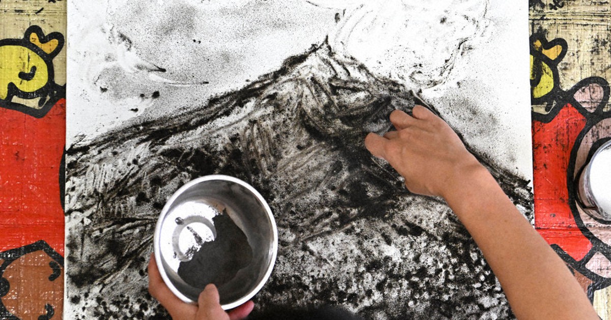 写真館：写真館 桜島火山灰、アートに昇華 厄介物に多彩な息吹 鹿児島