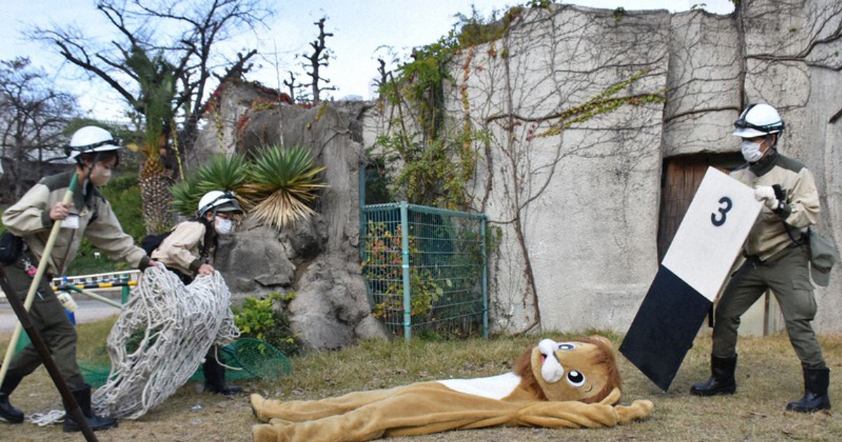 In Photos: Osaka zoo prepares for major quake with 'escaped