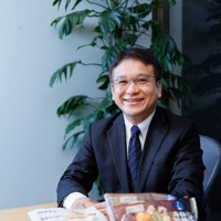 相模屋食料の鳥越淳司社長＝東京都港区で2022年11月16日、吉田航太撮影