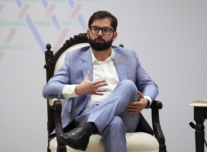 アジア太平洋経済協力会議(APEC)中にカナダのトルドー首相との会談に臨むボリッチ大統領=バンコクで2022年11月17日、カナディアンプレス・AP