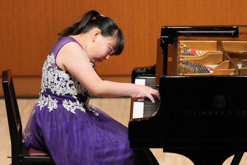 ピアノ部門小学校の部で1位になった中山まどかさん=横浜市西区の横浜みなとみらいホール小ホールで2022年11月26日、吉田航太撮影