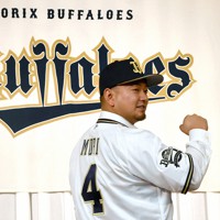 森友哉、オリックス入団会見 [写真特集1/8] | 毎日新聞