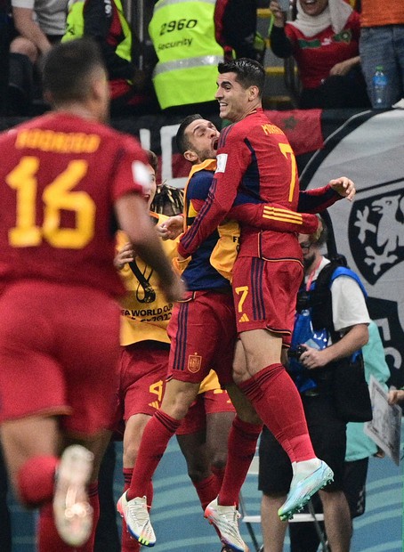 ドイツ、スペインに執念の引き分け 決勝T進出に望みつなぐ W杯 | 毎日新聞