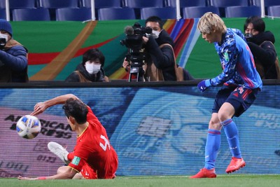 知っておきたいハンドの反則 故意か偶発的か サッカーw杯 毎日新聞