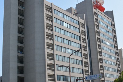 愛媛県の今治市庁舎＝愛媛県今治市別宮町1で2022年7月26日、松倉展人撮影