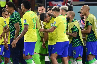 『早い者勝ち！新品未使用・タグ付き』ブラジル代表 カゼミロ 5番 2020年 スーパーゴールでブラジルを決勝Tに導いたカゼミロ「予想通りタフな