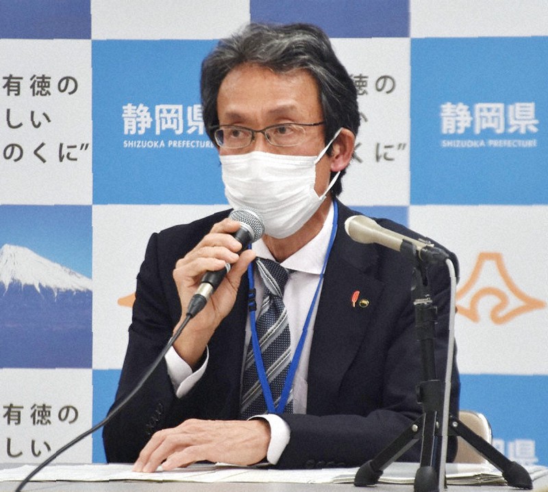 川崎幼稚園が提出した改善報告の内容を説明する静岡県福祉長寿局の浦田卓靖局長=県庁で2022年11月29日、深野麟之介撮影