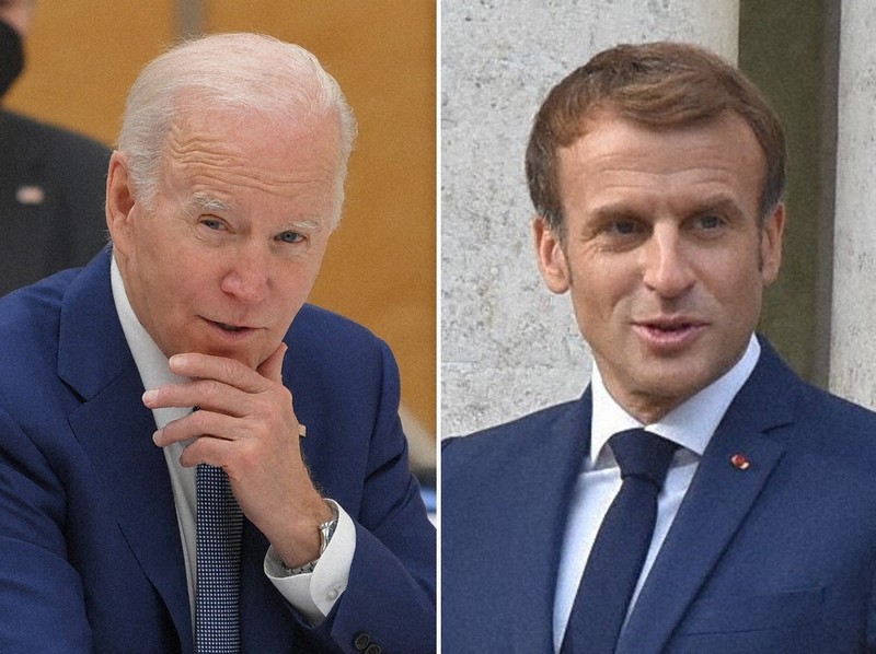 バイデン米大統領(左)とマクロン仏大統領