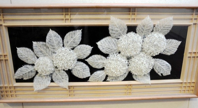 絵画『鱗』 魚のうろこが美しい立体アートに 元鮮魚店主が作るニッチな世界 [写真