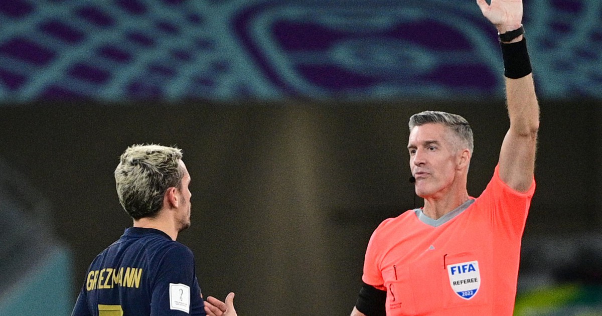 フランス完敗 グリーズマンの同点弾もvarで幻に サッカーw杯 毎日新聞 フランス完敗 グリーズマンの同点弾もvarで幻に サッカーw杯 毎日新聞