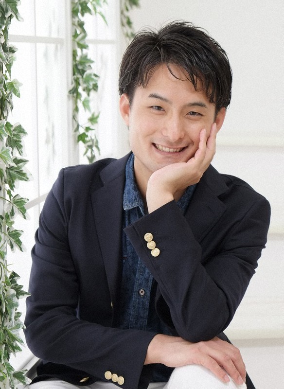 ミュージカル俳優、平山トオルさん=オフィスクロキ提供