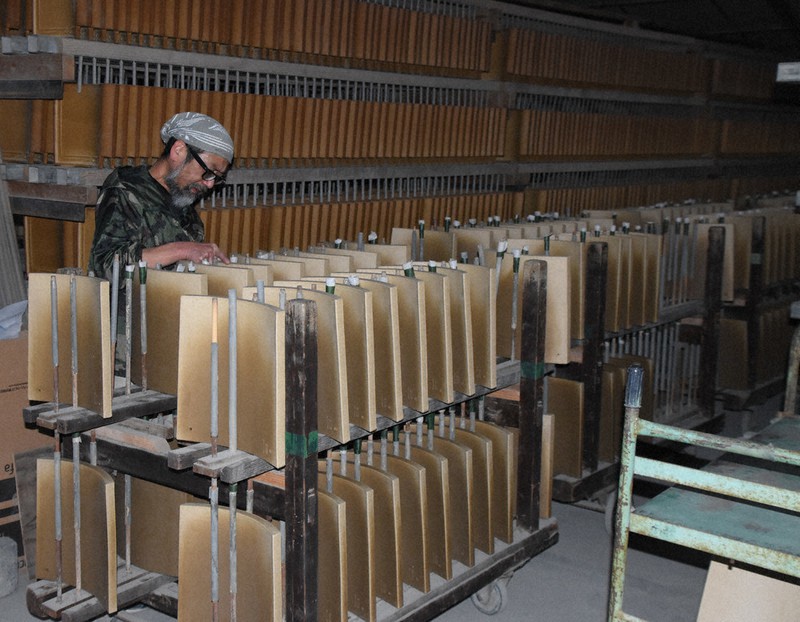 奈良のワザ：山本瓦工業・山本健二さん（生駒市） 瓦の伝統と人材