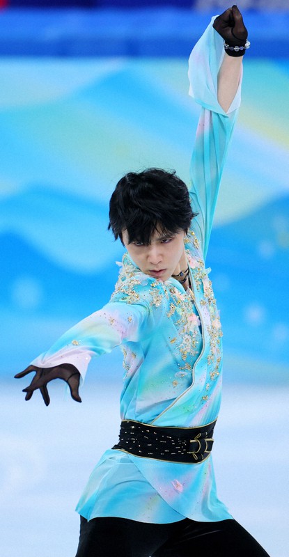 北京冬季五輪の男子フリーで演技する羽生結弦=北京・首都体育館で2022年2月10日、貝塚太一撮影