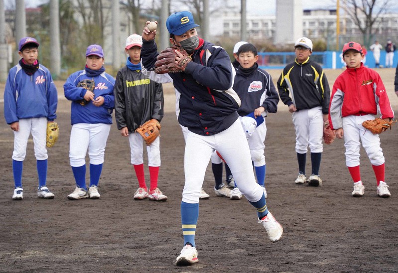 甲子園夏4強、聖光学院が小学生に野球教室 記念品は球児憧れの