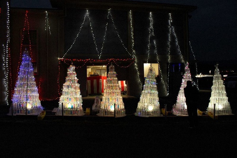 鮮やかペットボトルツリー 毎年恒例のライトアップ 朝来・和田山