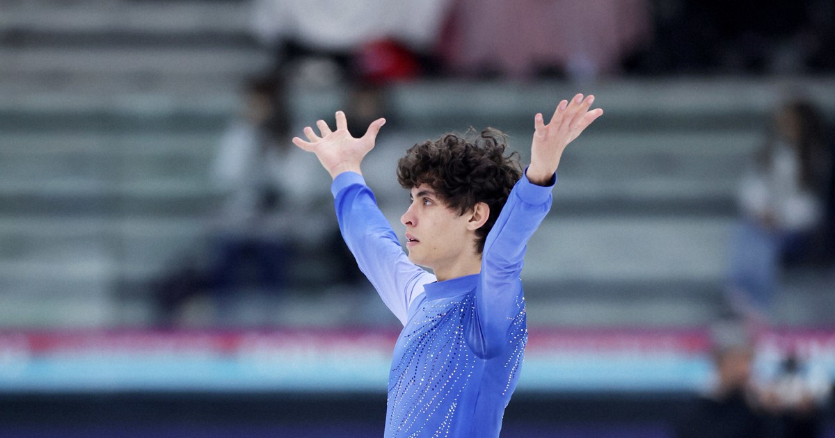 リンク上では2メートル超 超大型スケーターが描くミラノへの夢 | 毎日新聞