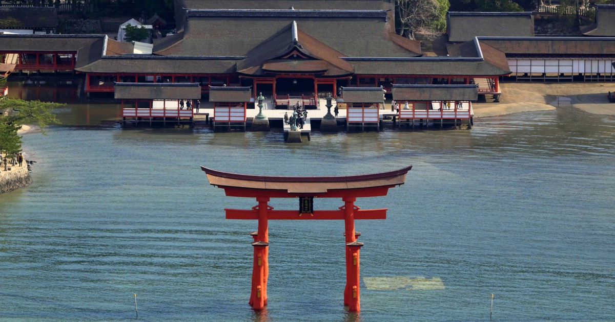 鮮やかな朱色がよみがえった世界遺産・厳島神社の大鳥居 [写真特集1/10