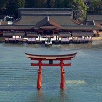 鮮やかな朱色がよみがえった世界遺産・厳島神社の大鳥居 [写真特集1/10