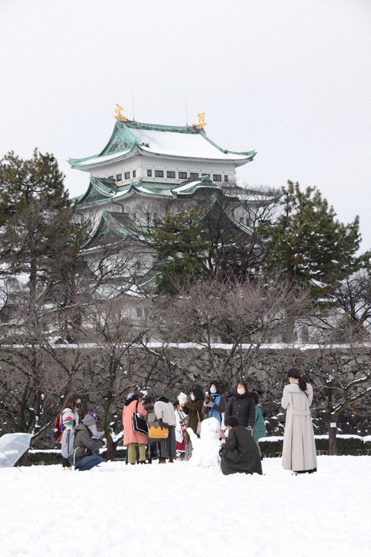 名古屋で初雪、積雪10センチ 名古屋高速は全線通行止め [写真