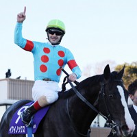 イクイノックスが優勝 競馬・有馬記念 [写真特集1/14] | 毎日新聞