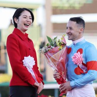 イクイノックスが優勝 競馬・有馬記念 [写真特集1/14] | 毎日新聞