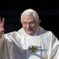 前ローマ教皇ベネディクト16世死去 13年に600年ぶり生前退位 [写真特集