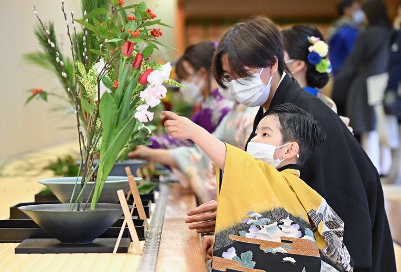 京都で華道家元池坊の「初生け式」 [写真特集1/10] | 毎日新聞