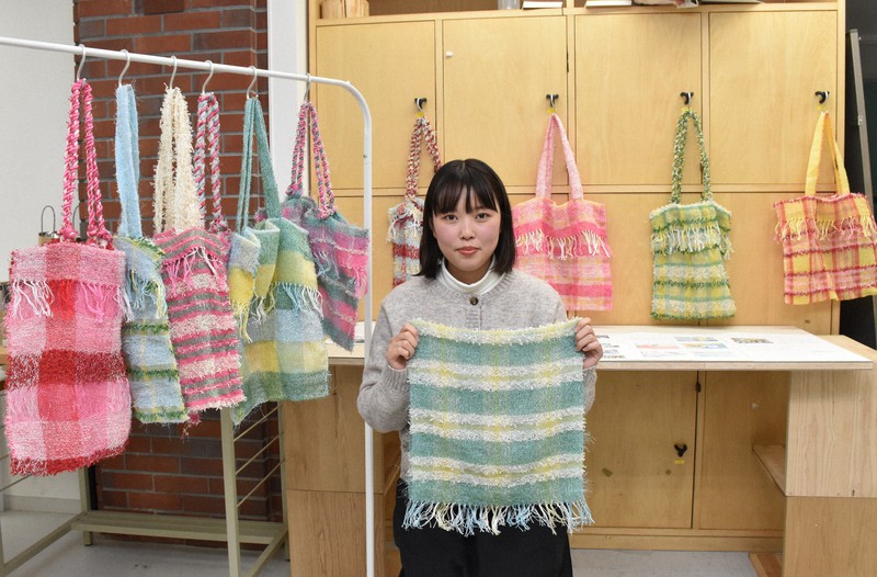 琵琶湖への思い、卒業制作に刻む 京都芸術大生が選んだ素材は | 毎日新聞