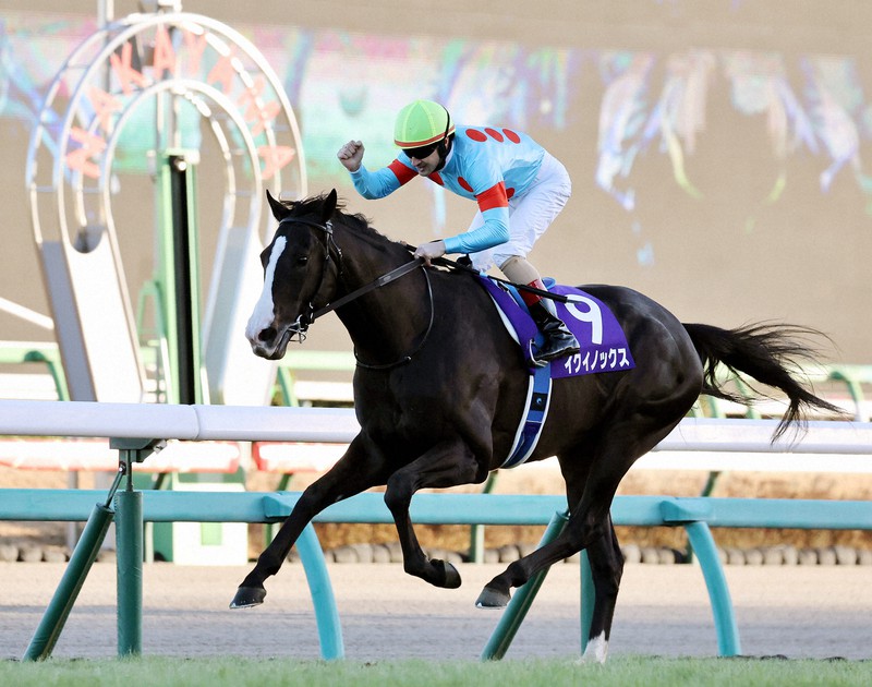 G1連覇のイクイノックス、「JRA年度代表馬」に 「本人」に受賞