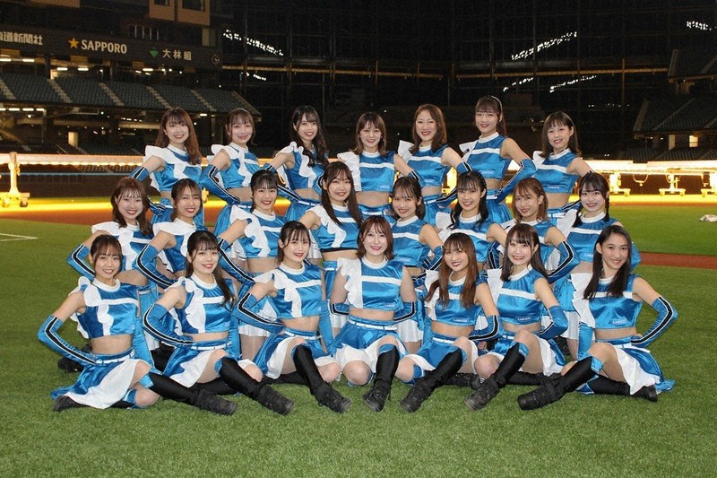 プロ野球 今年も元気に「きつねダンス」！ ファイターズガール22人発表