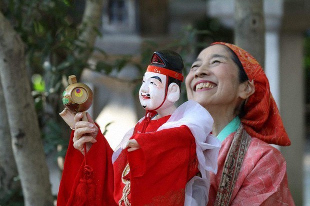 14色のペン：ゼロの街から生まれたもの | 毎日新聞